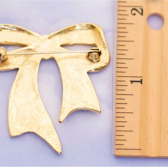 Vintage Avant garde Gold & Black Enamel Bow shape Brooch - Picture 4 of 4